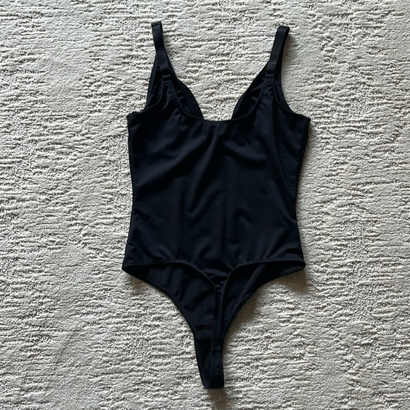 NWOT FeelinGirl Black V-Neck Underwire Thong Bodysuit w Adjustable Straps - Picture 9 of 12